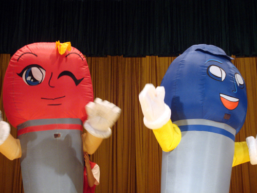 “秋之声”吉祥物:秋秋与声声