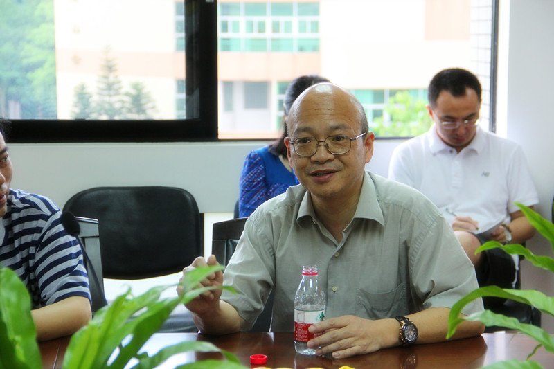 英文学院王文心副教授参加座谈会 英文学院王文心副教授参加座谈会