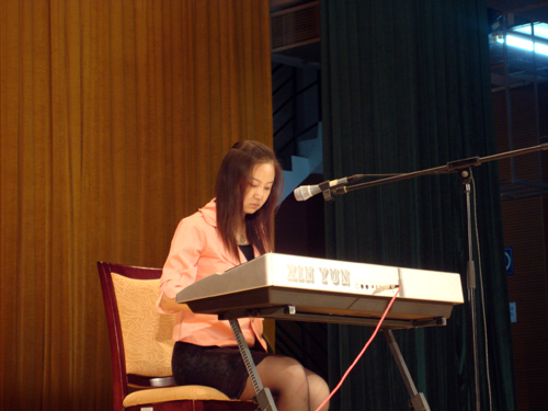 39号独唱庄典:原创歌曲,现场演绎