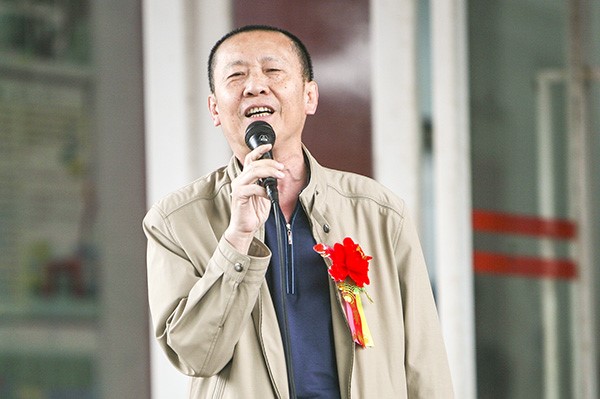 王齐代表小洲艺术区致辞 王齐代表小洲艺术区致辞