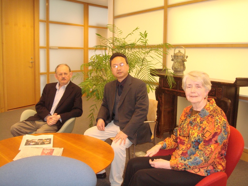 在哈佛期间与哈佛同事在一起