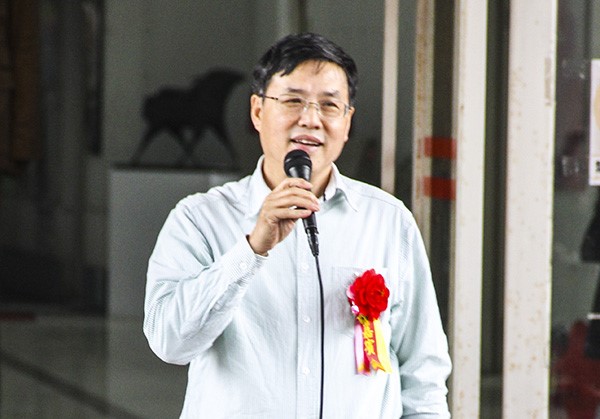 李于昆代表艺术学院致辞 李于昆代表艺术学院致辞